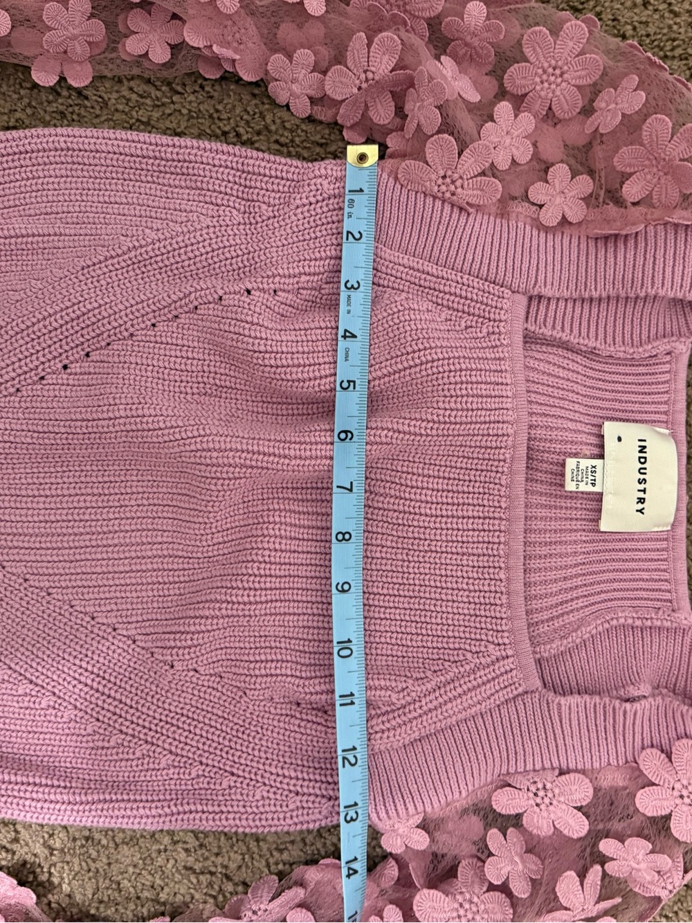 Chic Mauve Sweater with Floral Lace Sleeves - Picture 6 of 9